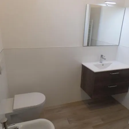 아파트 Stylish Flat With Rooftop Pool